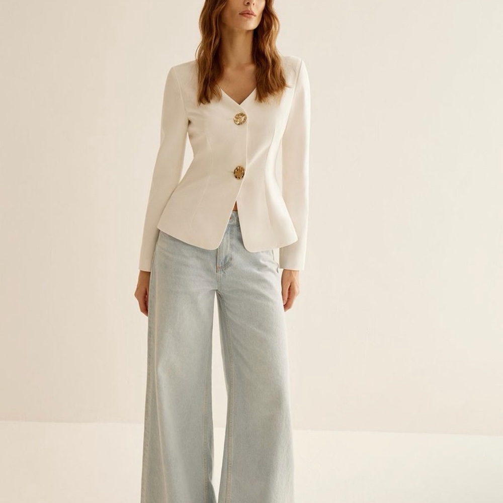 Commense Ivory Tailored V-Neck Blazer with Gold Buttons